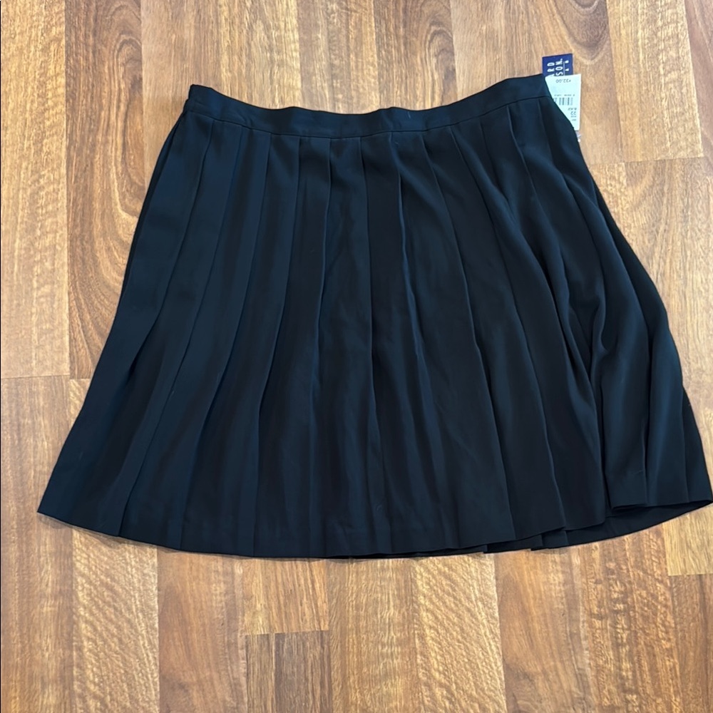 Black Pleated Women's Skirt
